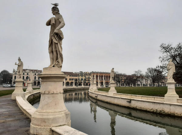 Mozione a Padova, 'una statua femminile in Prato della Valle' © ANSA