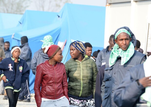 Migranti: Italia seconda in Ue per domande asilo © ANSA