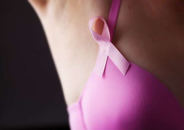 Tumore al seno, l'87% delle donne vive dopo 5 anni dalla diagnosi © Ansa
