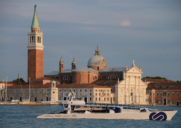 A Venezia prima imbarcazione ad energia rinnovabile © ANSA