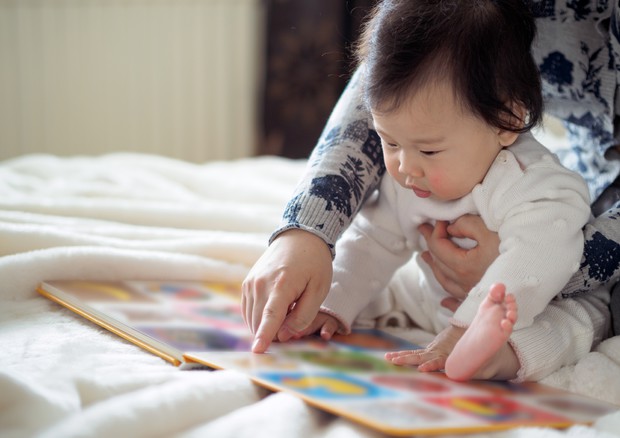 Leggere con i bimbi? Dà loro un vantaggio linguistico di 8 mesi © Ansa