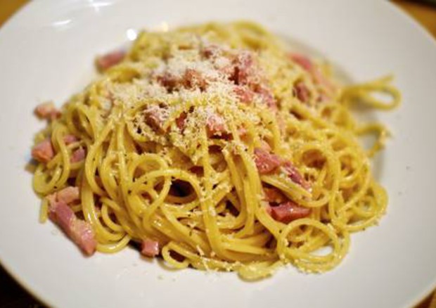 Un piatto di spaghetti alla carbonara  © Ansa