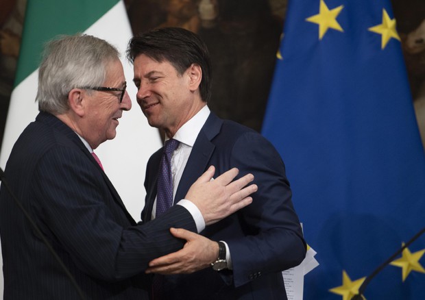 Juncker, certo che Italia giocherà ruolo importante in Ue © ANSA