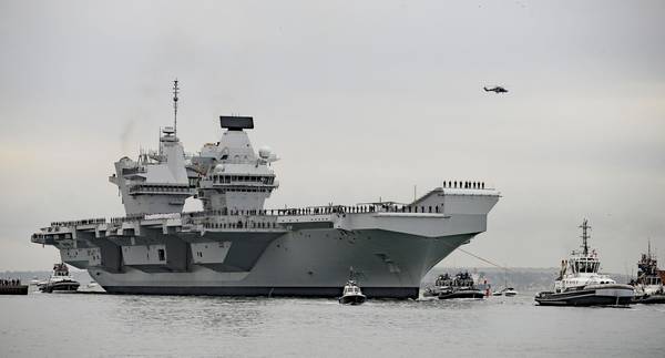 Gb: figuraccia Royal Navy, la Queen Elizabeth imbarca acqua