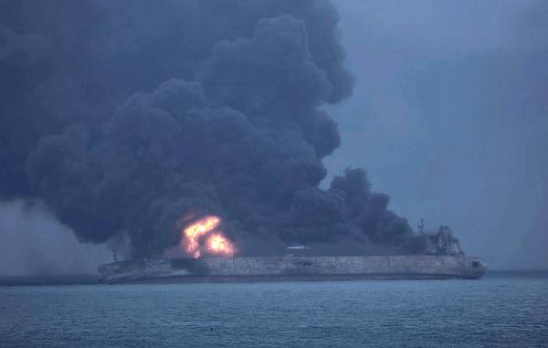 Nave iraniana può esplodere, rischi disastro ambientale
