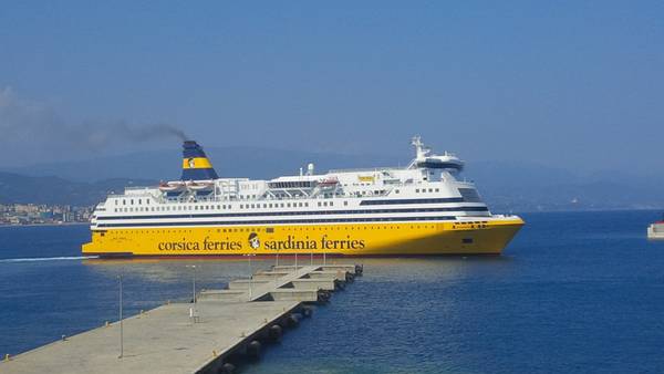 Patto Sardinia Ferries-BluNavy su traghetti Corsica-Sardegna
