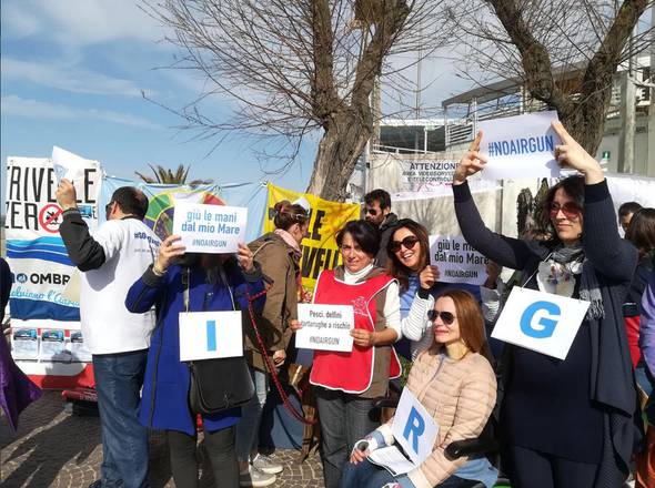 Trivelle: flash mob per l'Adriatico, appello a Parlamento