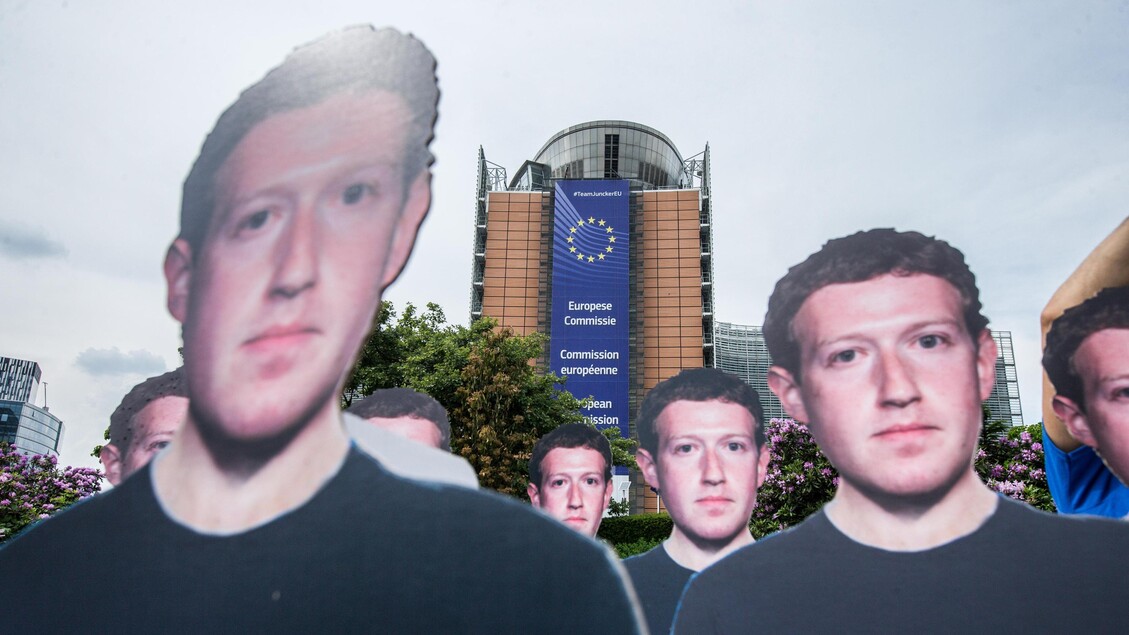 Zuckerberg a Bruxelles, proteste davanti al Parlamento Europeo © ANSA/EPA