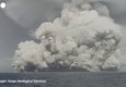 Eruzione vulcanica a Tonga, l'enorme nuvola di cenere copre l'isola © ANSA