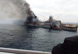 L'incrociatore Moskva mentre va a fuoco dopo essere stata colpito (archivio) (ANSA)