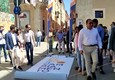 Flash mob all'Aquila, rotolo di 200 metri con il programma di mandato di Biondi (ANSA)