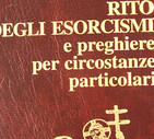 Un testo di esorcismo in una foto di archivio (ANSA)