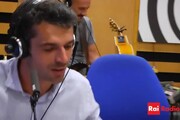 Argentero canta Battisti a Radio2 con Mogol