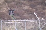 Migranti: 200 scavalcano il muro a Melilla, un morto