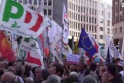 Migranti, a Milano in 15mila contro il vertice Salvini-Orban