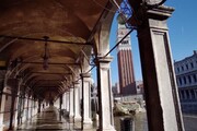 Il Covid ha svuotato Venezia, piazza San Marco spettrale