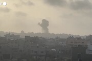 Gaza, colonne di fumo si alzano in cielo