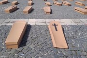 Morti sul lavoro, 500 bare in piazza Plebiscito a Napoli