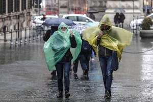 Pioggia e vento sull'Italia, ultima perturbazione del 2017 (ANSA)