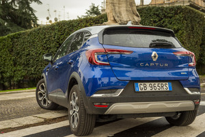 Renault Captur E-Tech Plug-in Hybrid (ANSA)