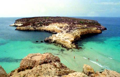 L'isola dei conigli a Lampedusa in un'immagine d'archivio © ANSA 