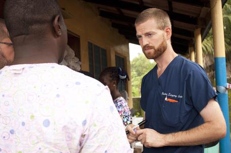 Ebola: medico Usa guarito, lascia oggi ospedale © EPA
