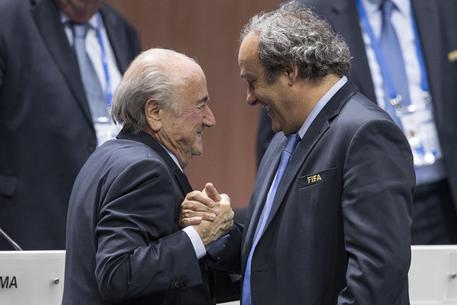 Michel Platini e Sepp Blatter © AP