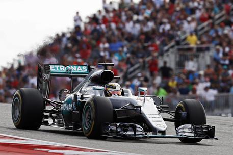 Lewis Hamilton su Mercedes vincitore del Gp degli Usa © EPA