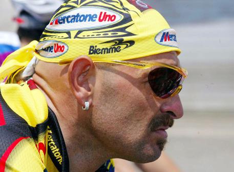 Un'immagine d'archivio del ciclista Marco Pantani © ANSA