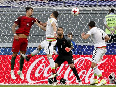 Portogallo-Messico 2-2. Il gol del neo giallorosso Hector Moreno © EPA