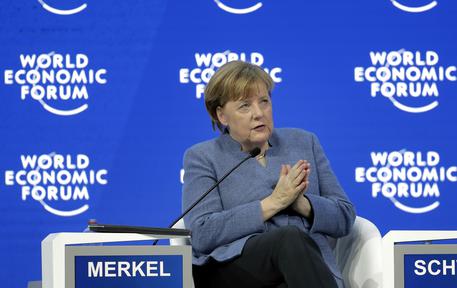 Angela Merkel al Forum di Davos © AP