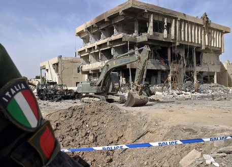 Il luogo dell'attentato del 2003 a Nassiriya © EPA