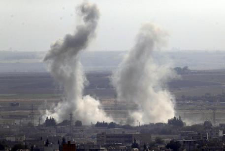 I bombardamenti in Siria visti dal confine turco © AP