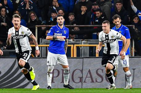 Sampdoria-Parma 0-1: al 21' pt corner dalla sinistra di Hernani, Kucka sul primo palo svetta nel mucchio e di testa mette in rete © ANSA