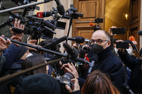Enrico Letta lascia la residenza di Giuseppe Conte © ANSA