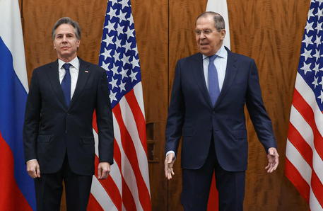 US State Secretary and Russian foreign minister meet in Geneva © EPA