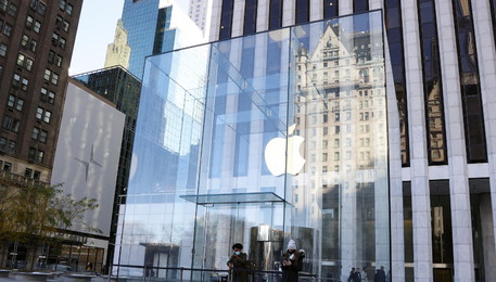 Covid: Apple chiude al pubblico i suoi negozi a New York (ANSA)