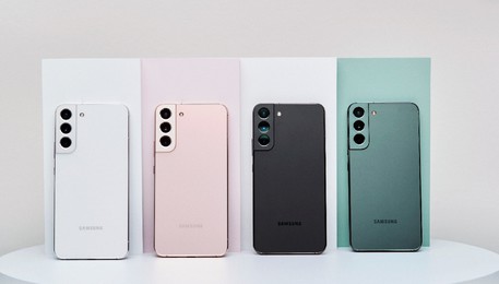 Samsung, nuova linea Galaxy S22 (ANSA)