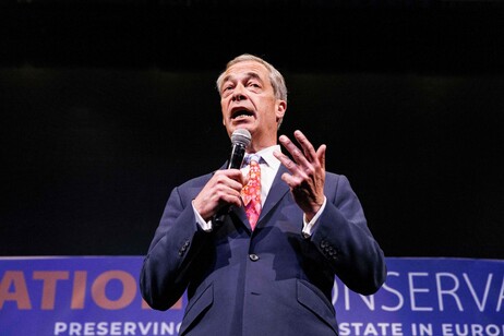 Farage, 'Trump odia cosi tanto l'Ue che io sembro europeista'