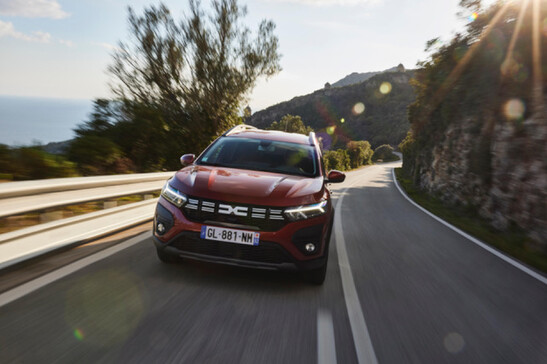 Dacia Jogger punta su massima reattività e piacere di guida