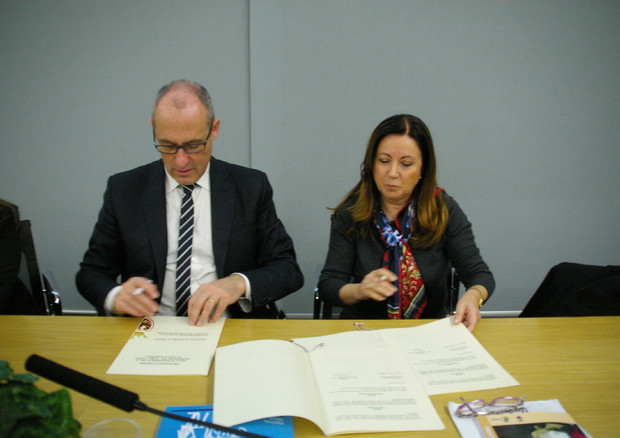 Famiglia: firmato protocollo fra Provincia Trento e Governo © ANSA