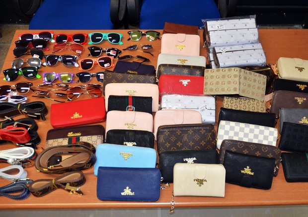 Commercio: 80% merci contraffatte in Ue viene dalla Cina (foto: ANSA)