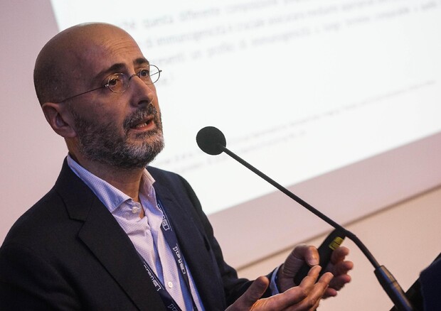 Il professor Diego Centonze durante un simposio di neurologia alla mostra d' Oltremare a Napoli © ANSA
