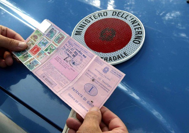 In 15 anni punti patente azzerati per 20mila automobilisti © ANSA