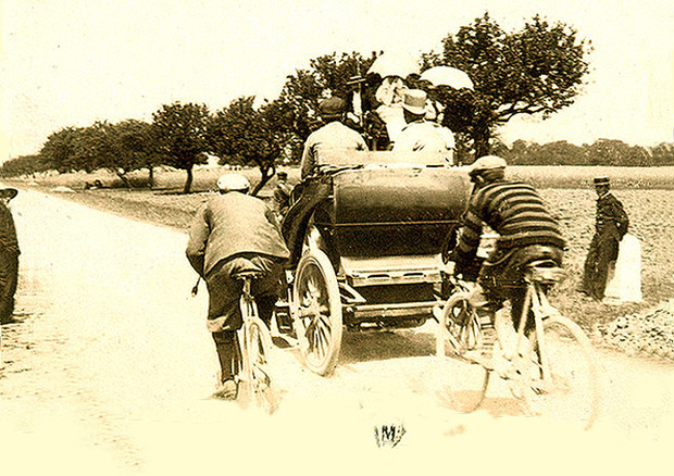 Auto, 120 anni fa la Parigi - Dieppe prima gara velocità © 