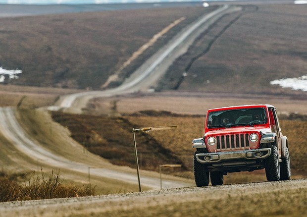 Avventura artica en plen air con Jeep Wrangler senza porte © Road & Track