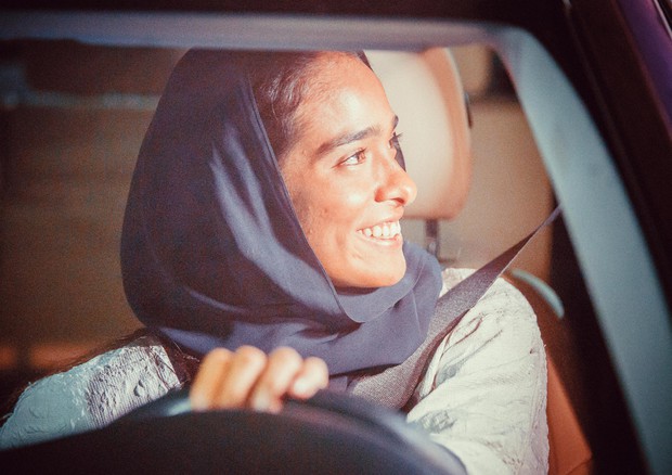 Arabia Saudita, donna al volante di un'auto © EPA