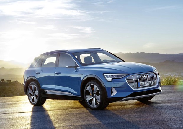 Il nuovo suv elettrico e-Tron non si distanzia dal look elegante e personale degli altri modelli Audi © Audi Press