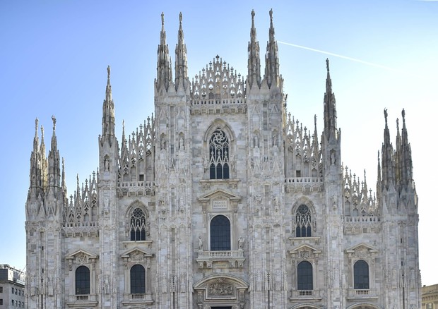 Bravata di un'influencer, in auto fino al Duomo di Milano © ANSA