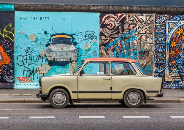 30 anni Muro Berlino, storia delle Trabant e delle Wartburg © ANSA